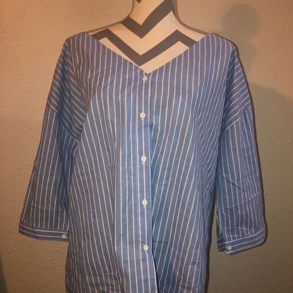 Blue/White top - Picture 4 of 5